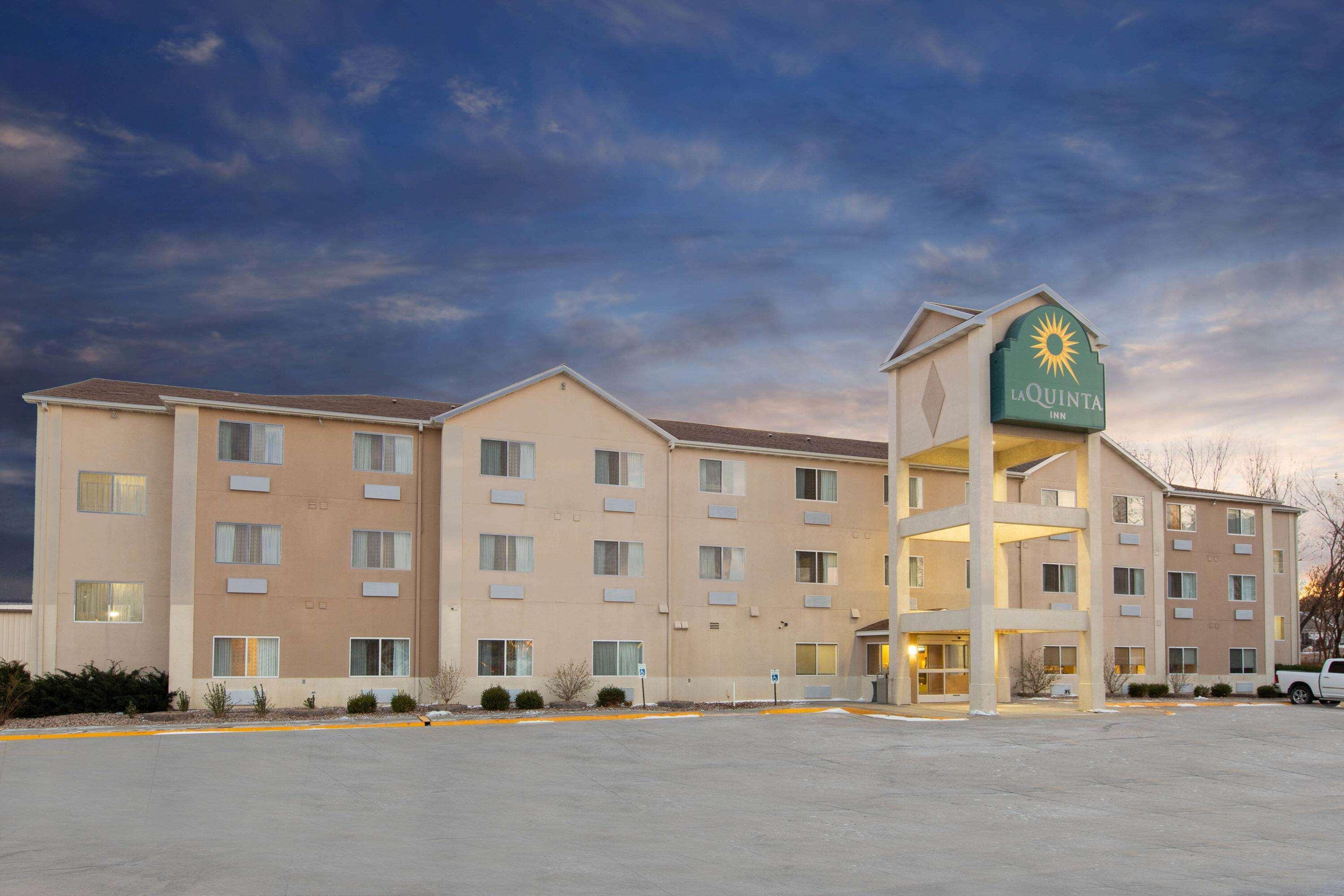 La Quinta Inn By Wyndham Lincoln Exterior foto